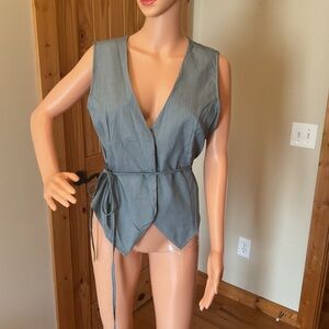 NWOT Sleeveless Gray Wrap Top